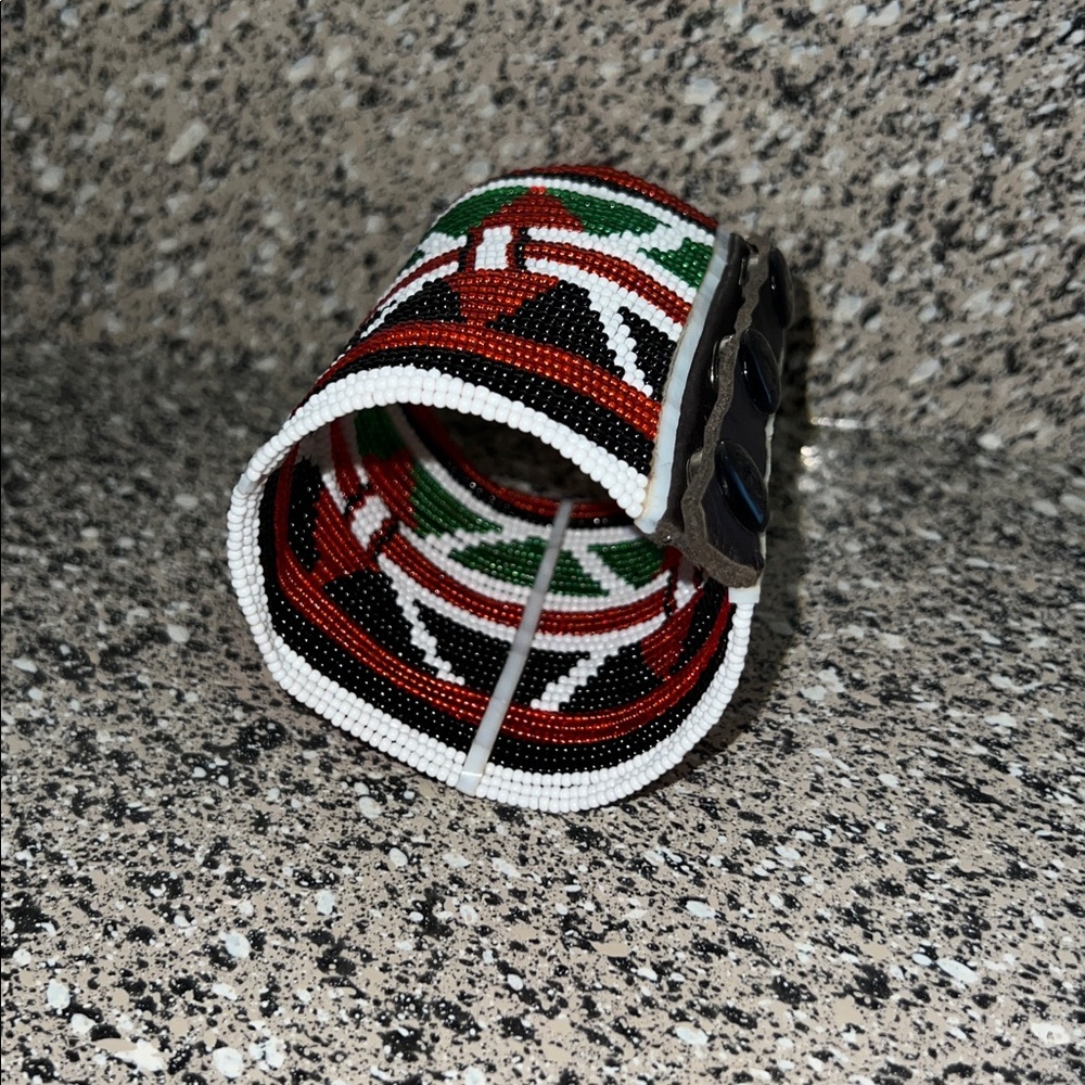 Handcrafted African Beaded Bracelet. - Picture 7 of 10